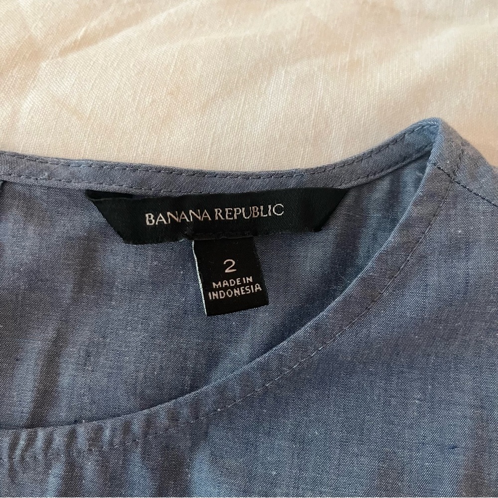 Banana Republic Ruffle Tank - Picture 4 of 4